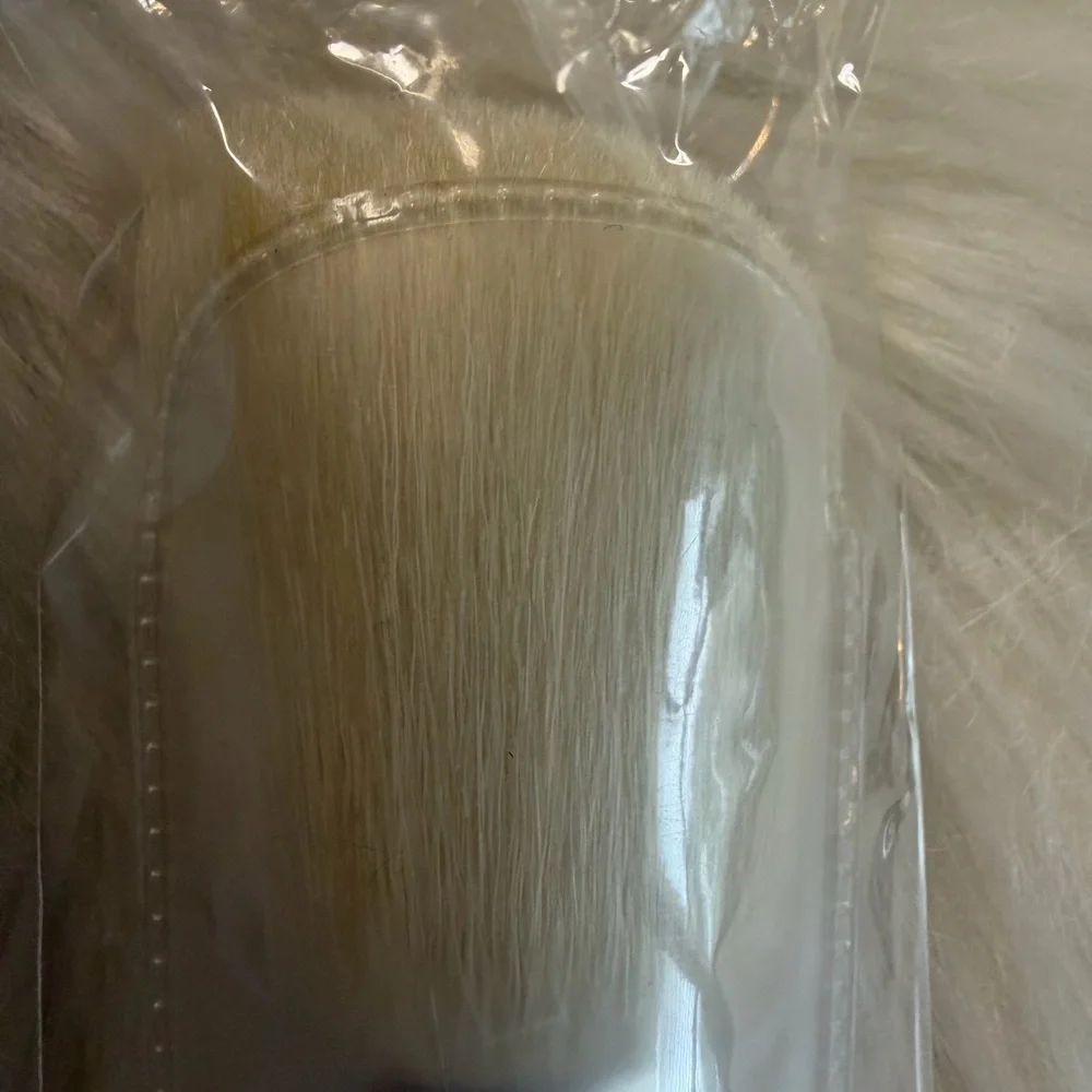 TIGI Silver Powder Brush